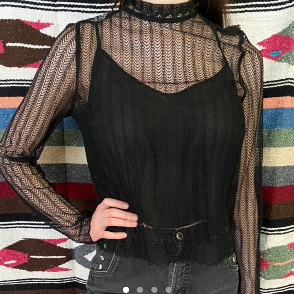 Aritzia top